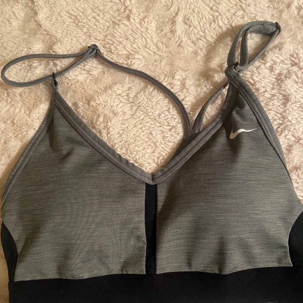 New Nike Sports bra. Never worn, no tags